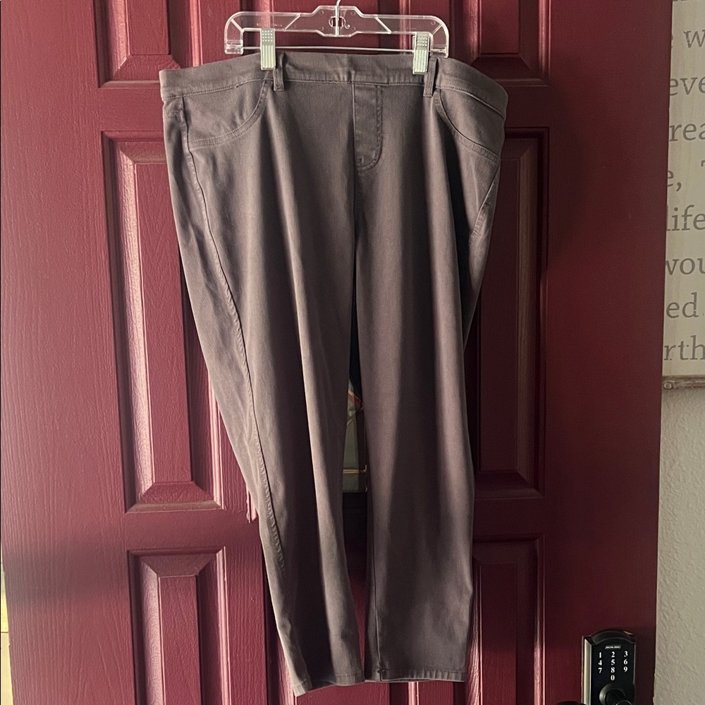 Women’s gray Maurice’s jeggings